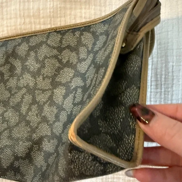 YSL clutch - Picture 7 of 17